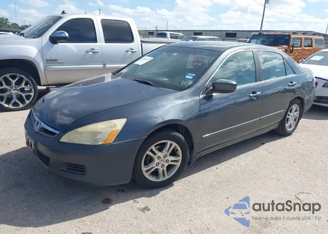 2006 Honda Accord 2.4 Ex z USA, uszkodzony, nr VIN 1HGCM568X6A172617